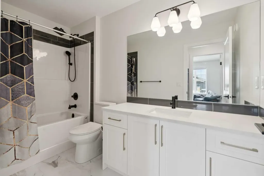 195 Greenwich Drive NW Calgary AB T3B 6P1