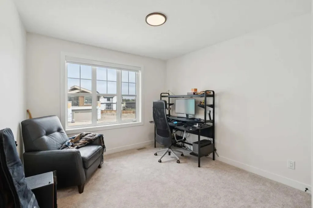 195 Greenwich Drive NW Calgary AB T3B 6P1