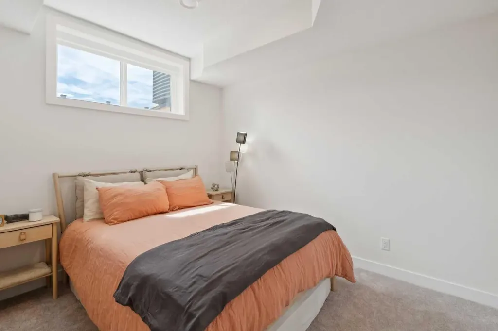 195 Greenwich Drive NW Calgary AB T3B 6P1