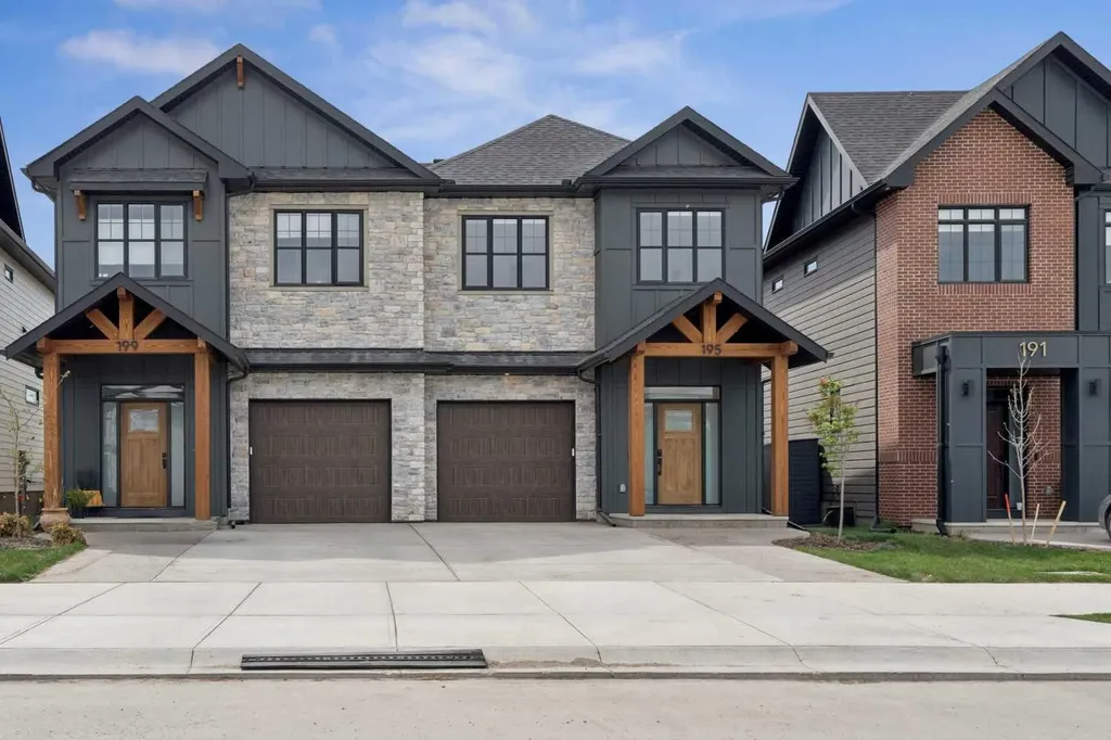 195 Greenwich Drive NW Calgary AB T3B 6P1