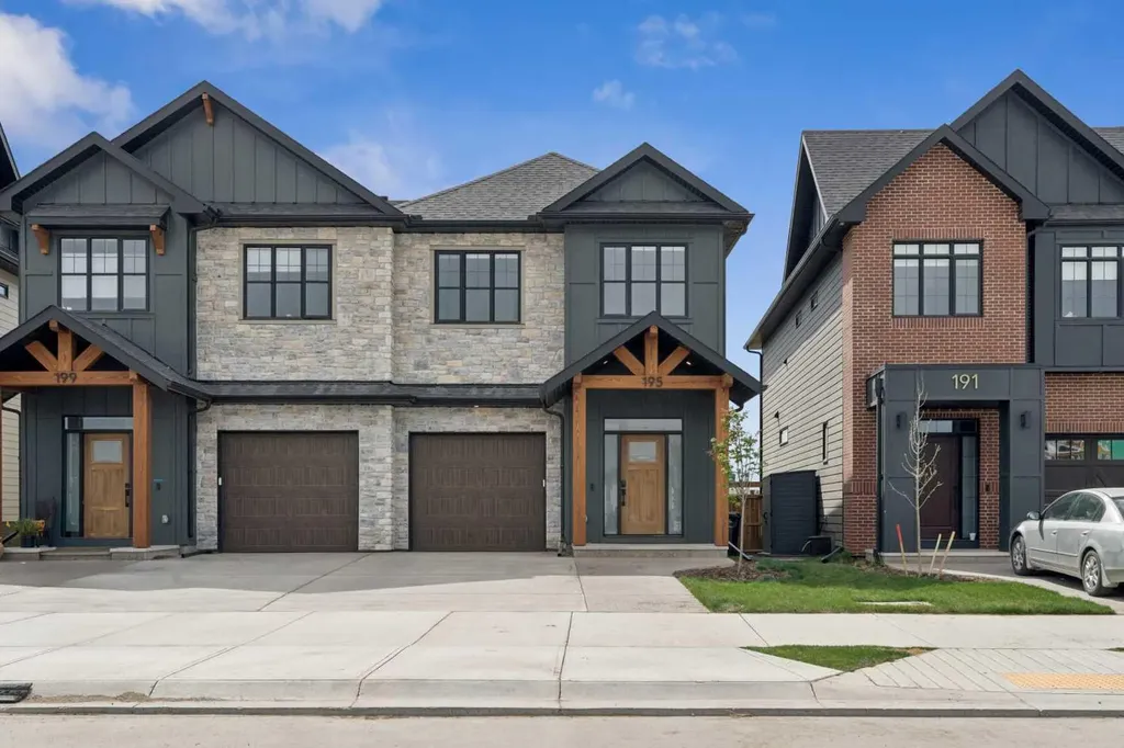 195 Greenwich Drive NW Calgary AB T3B 6P1