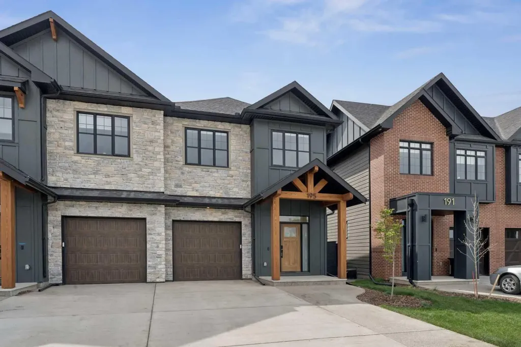 195 Greenwich Drive NW Calgary AB T3B 6P1