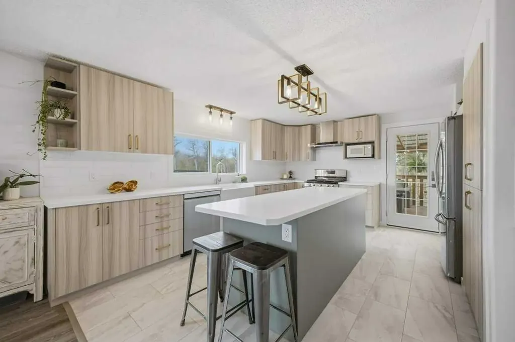 38077 Range Road 234 Rural Red Deer County AB T0M 0V0