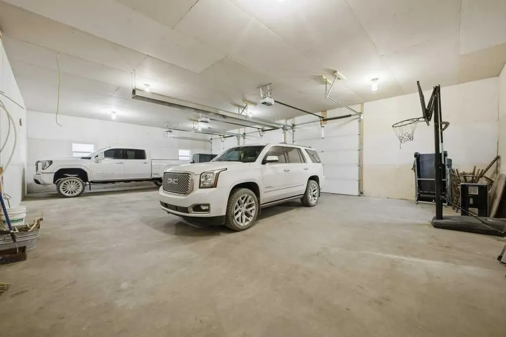 38077 Range Road 234 Rural Red Deer County AB T0M 0V0