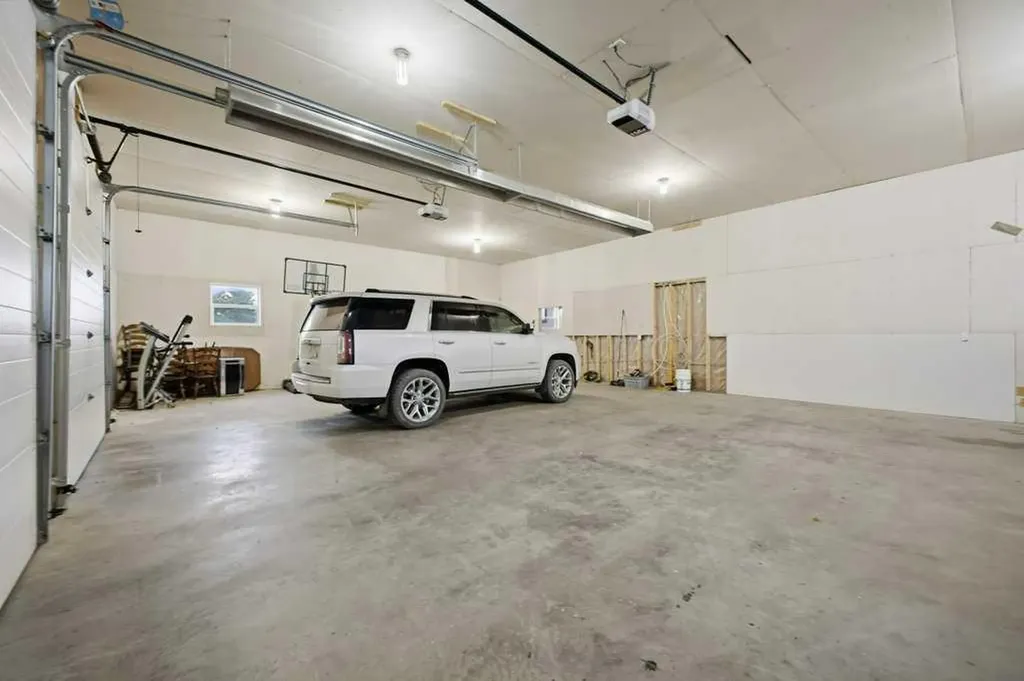 38077 Range Road 234 Rural Red Deer County AB T0M 0V0
