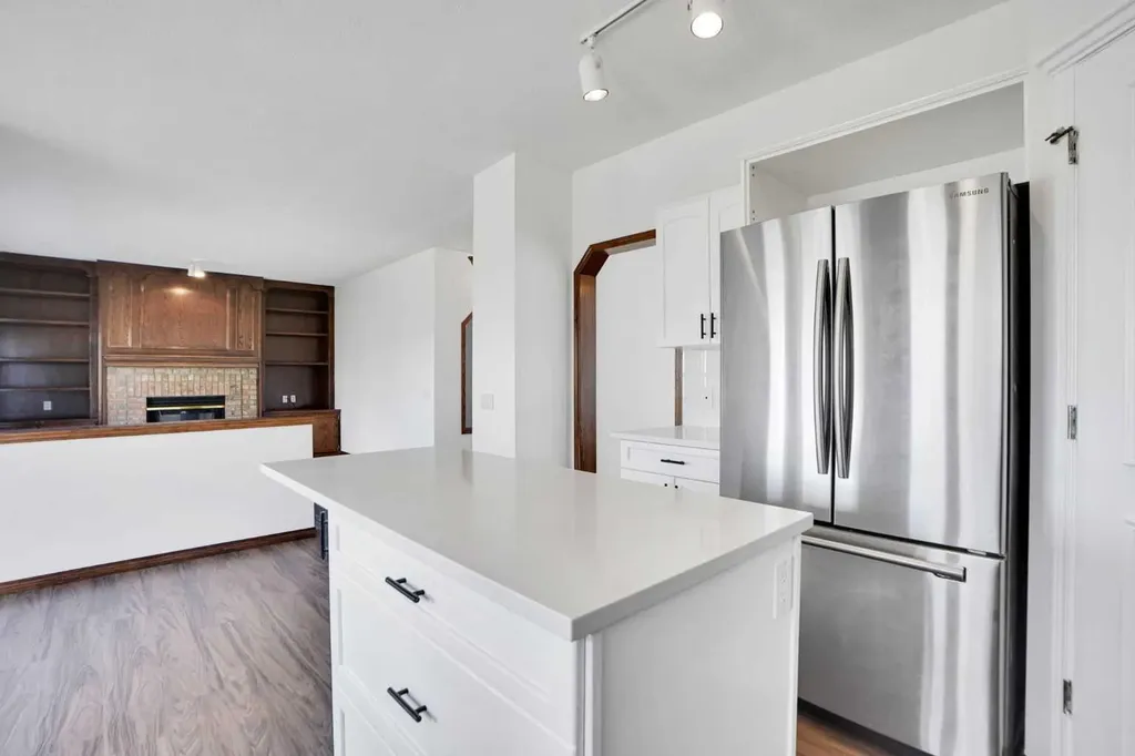 9143 Edgebrook Drive NW Calgary AB T3A 5M8