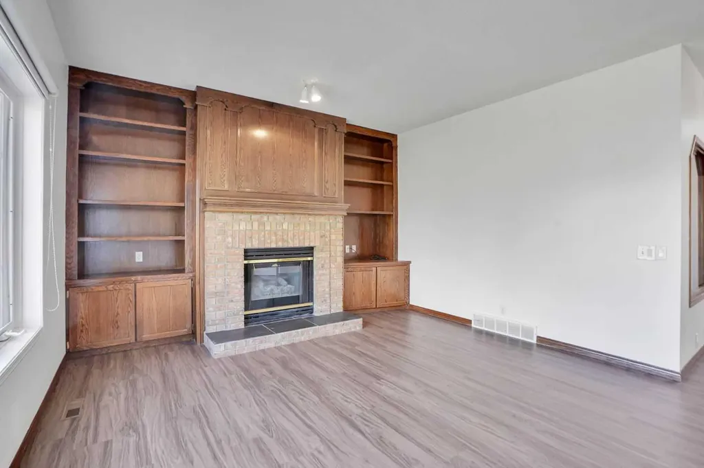 9143 Edgebrook Drive NW Calgary AB T3A 5M8