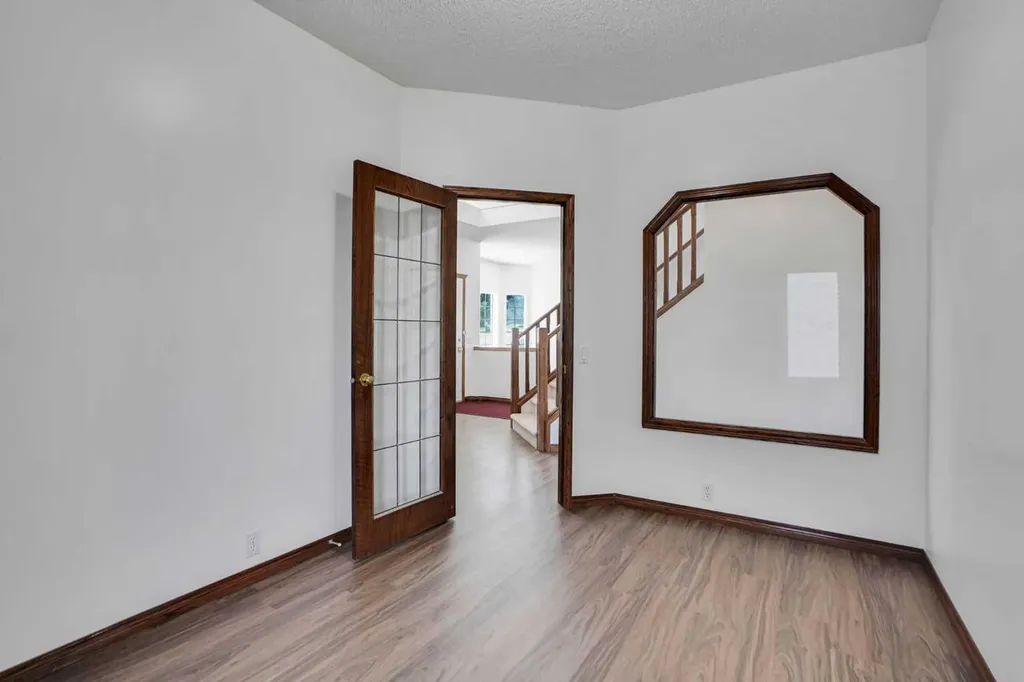 9143 Edgebrook Drive NW Calgary AB T3A 5M8