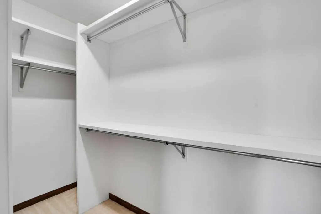 9143 Edgebrook Drive NW Calgary AB T3A 5M8