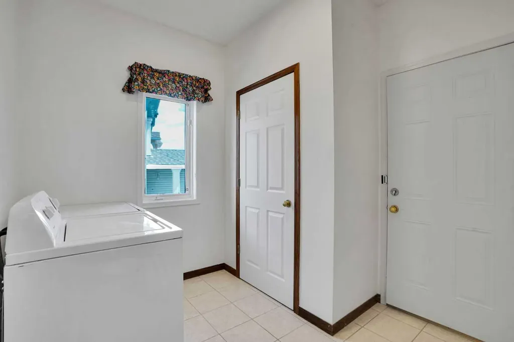 9143 Edgebrook Drive NW Calgary AB T3A 5M8