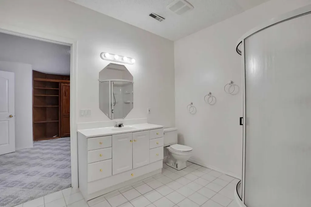 9143 Edgebrook Drive NW Calgary AB T3A 5M8