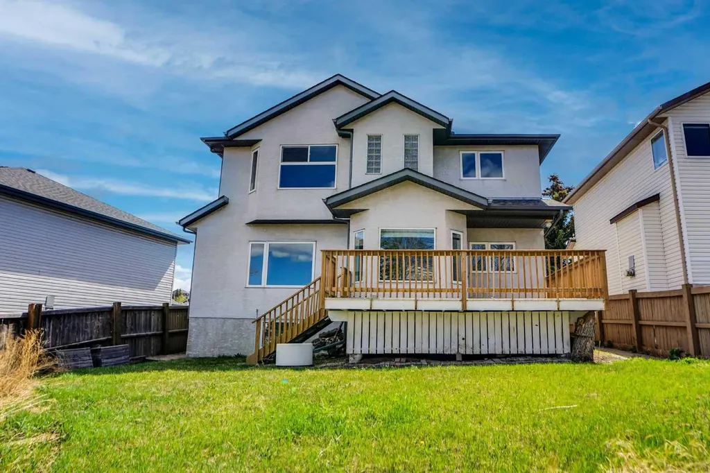 9143 Edgebrook Drive NW Calgary AB T3A 5M8