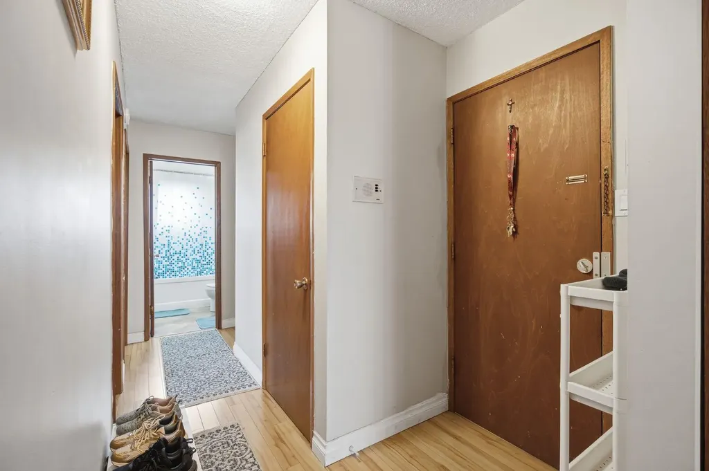 1405 17 Avenue NW Calgary AB T2M0R4