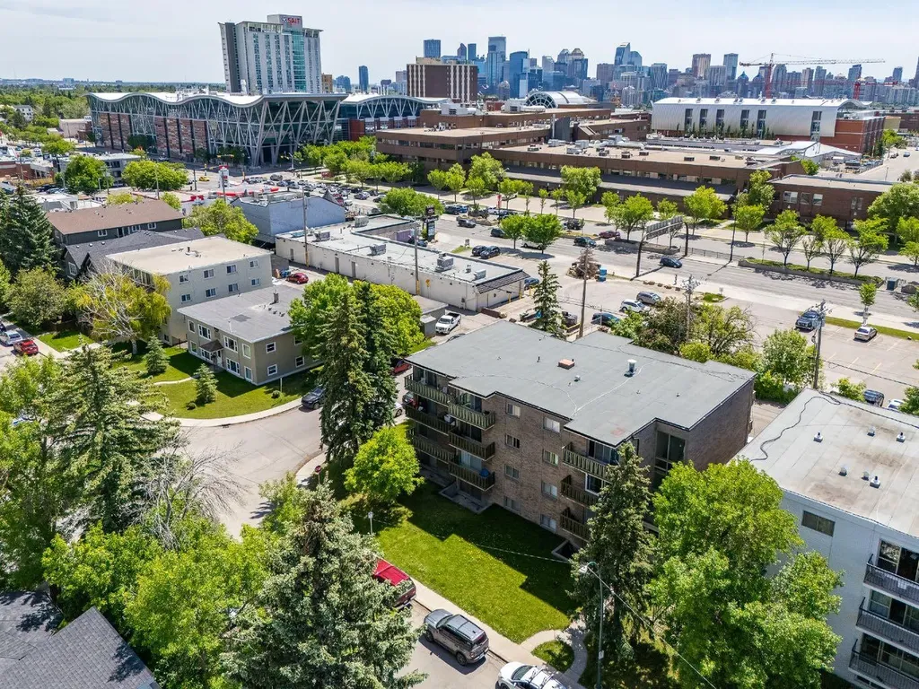 1405 17 Avenue NW Calgary AB T2M0R4