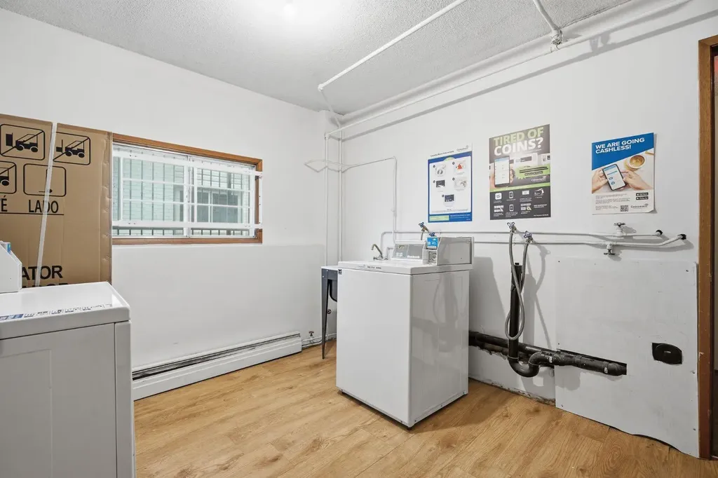 1405 17 Avenue NW Calgary AB T2M0R4