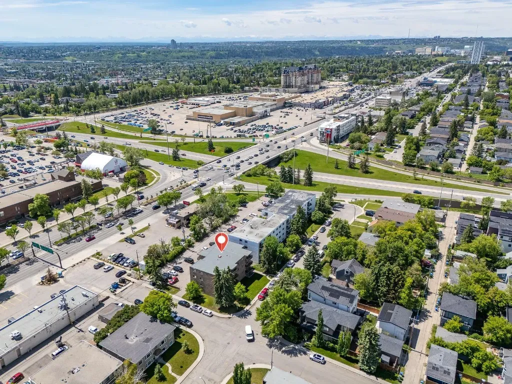 1405 17 Avenue NW Calgary AB T2M0R4