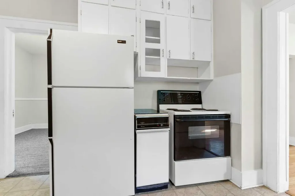 336 7 Street SE Medicine Hat AB T1A 1J7