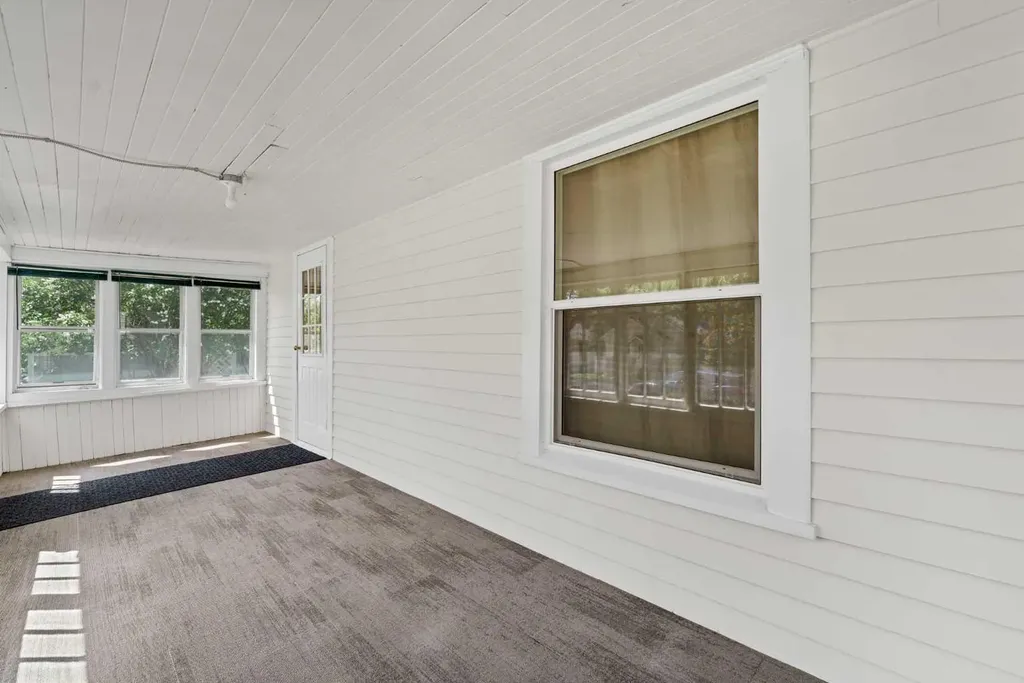 336 7 Street SE Medicine Hat AB T1A 1J7