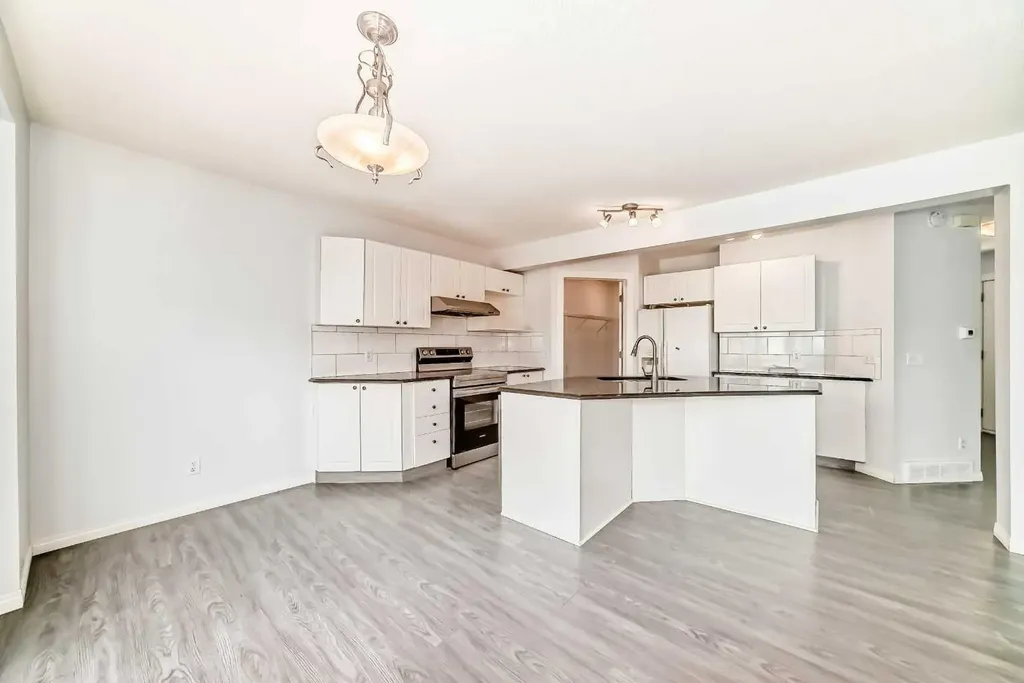 13 Harvest Park Place NE Calgary AB T3K 4K8