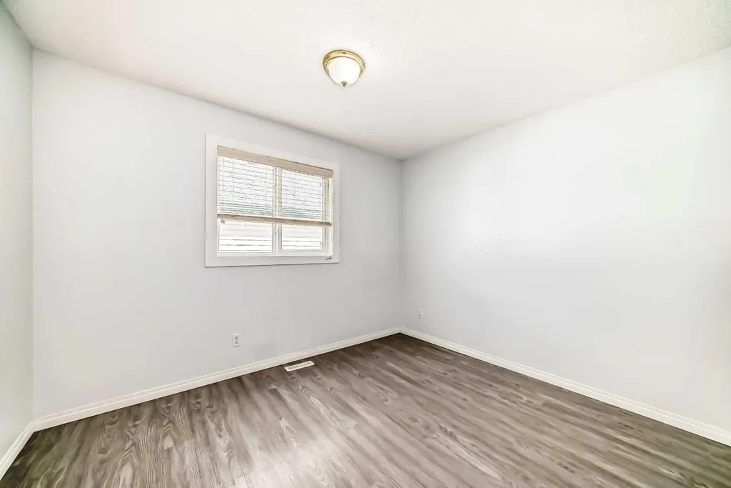 13 Harvest Park Place NE Calgary AB T3K 4K8