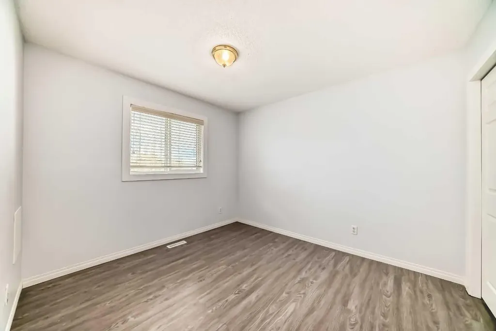 13 Harvest Park Place NE Calgary AB T3K 4K8