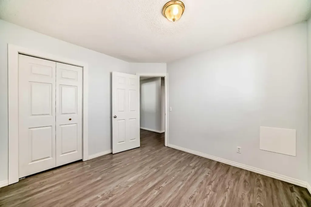13 Harvest Park Place NE Calgary AB T3K 4K8