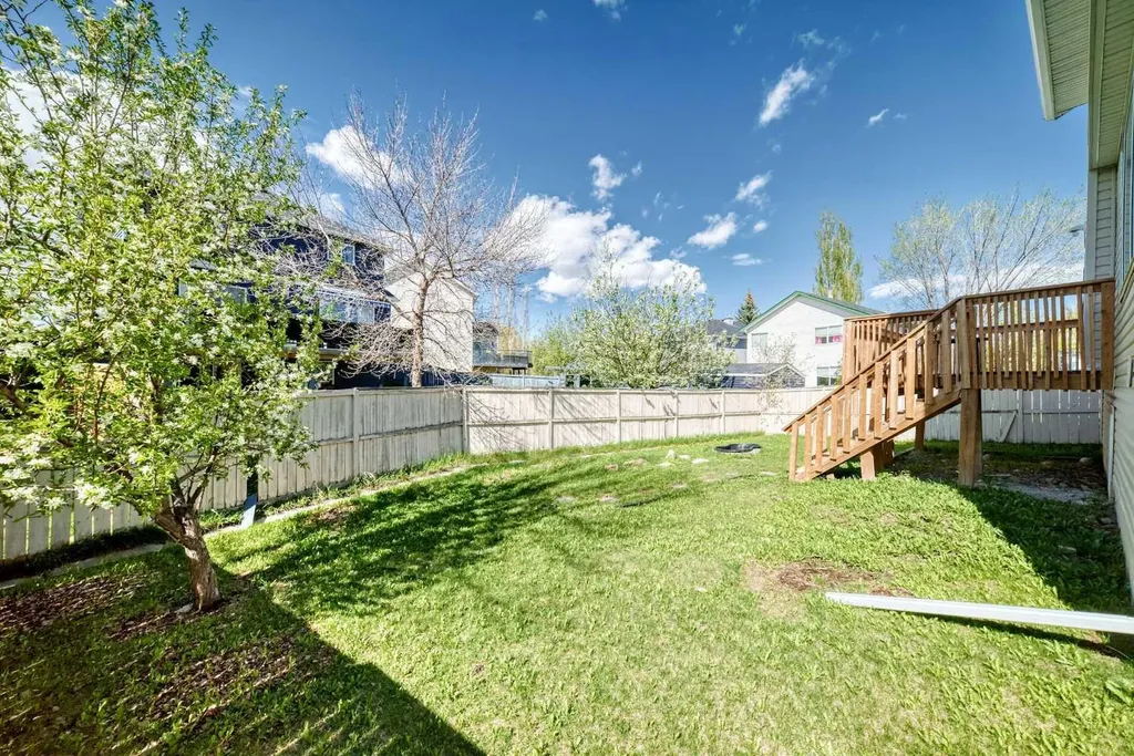 13 Harvest Park Place NE Calgary AB T3K 4K8