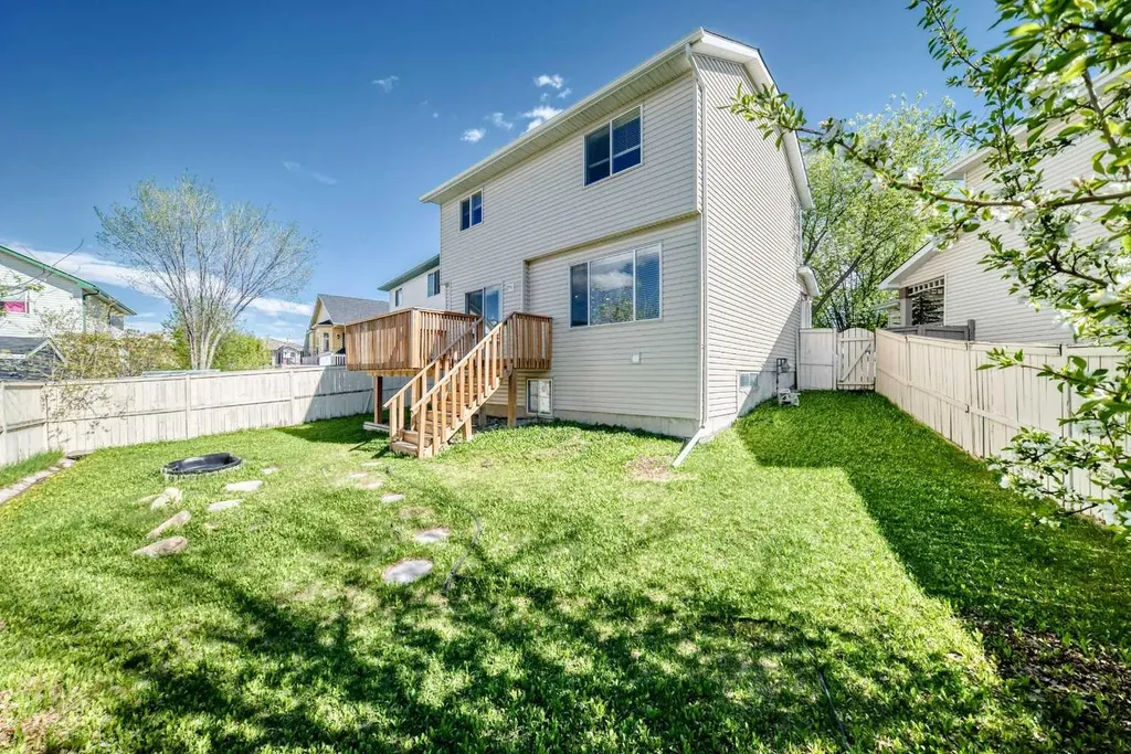 13 Harvest Park Place NE Calgary AB T3K 4K8