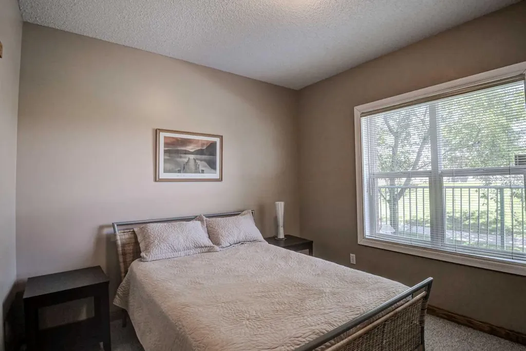 1920 14 Avenue NE Calgary AB T2E 8V4