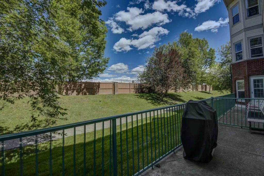 1920 14 Avenue NE Calgary AB T2E 8V4