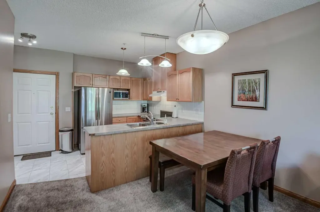 1920 14 Avenue NE Calgary AB T2E 8V4