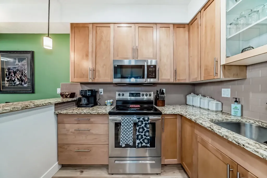 1005B Westmount Drive Strathmore AB T1P 0C3