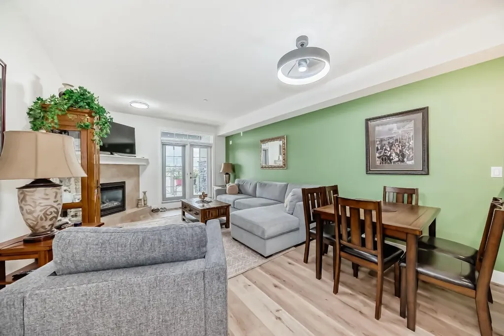 1005B Westmount Drive Strathmore AB T1P 0C3