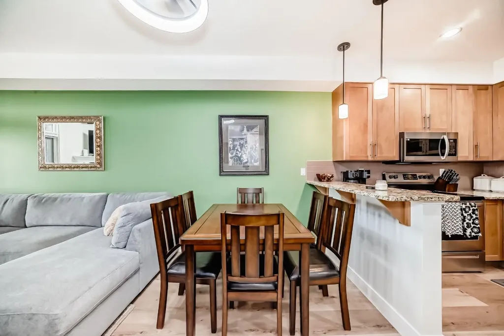 1005B Westmount Drive Strathmore AB T1P 0C3