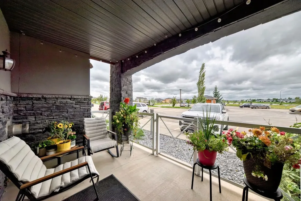 1005B Westmount Drive Strathmore AB T1P 0C3