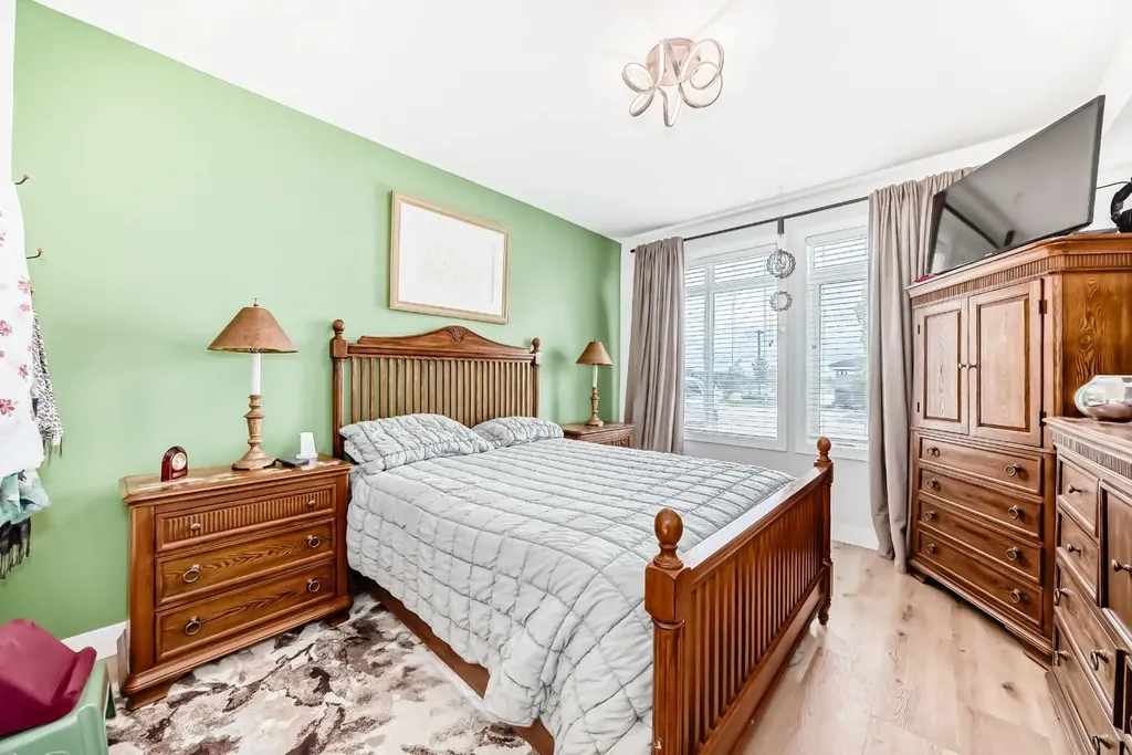 1005B Westmount Drive Strathmore AB T1P 0C3
