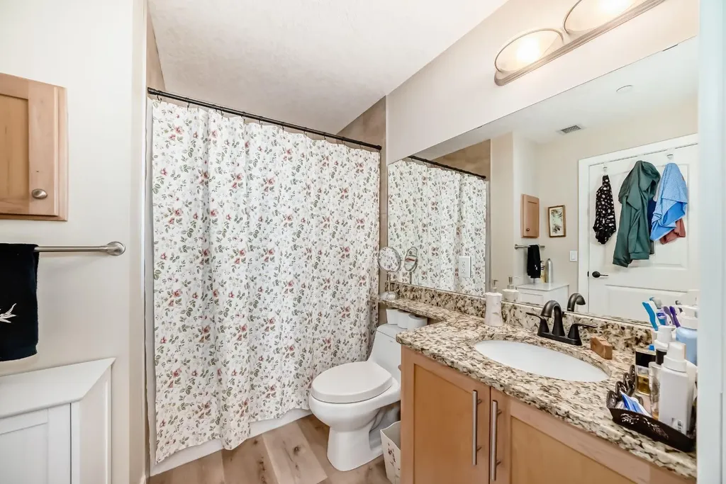 1005B Westmount Drive Strathmore AB T1P 0C3