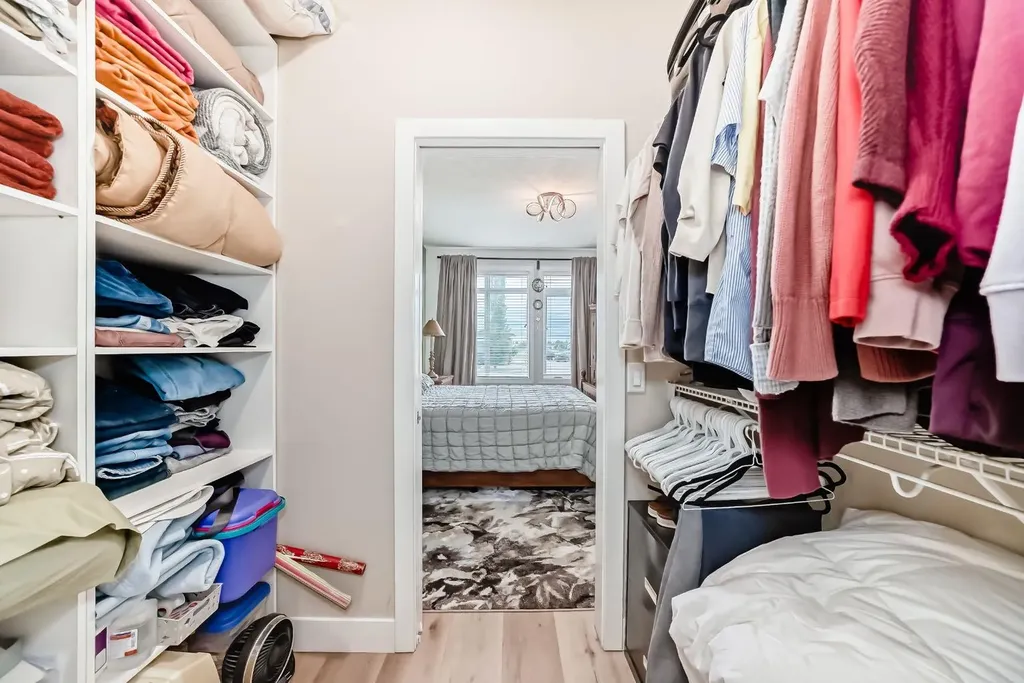 1005B Westmount Drive Strathmore AB T1P 0C3