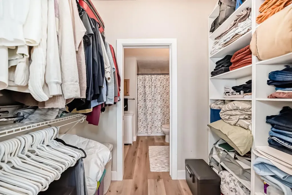 1005B Westmount Drive Strathmore AB T1P 0C3