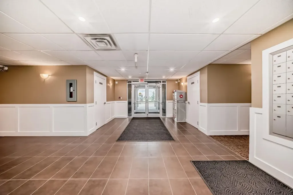 1005B Westmount Drive Strathmore AB T1P 0C3