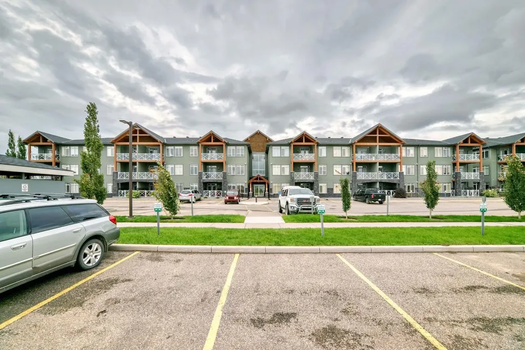 1005B Westmount Drive Strathmore AB T1P 0C3
