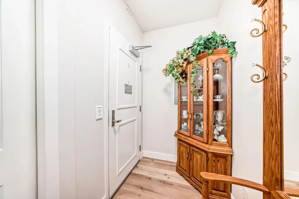 1005B Westmount Drive Strathmore AB T1P 0C3
