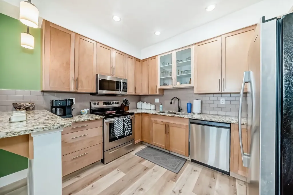 1005B Westmount Drive Strathmore AB T1P 0C3