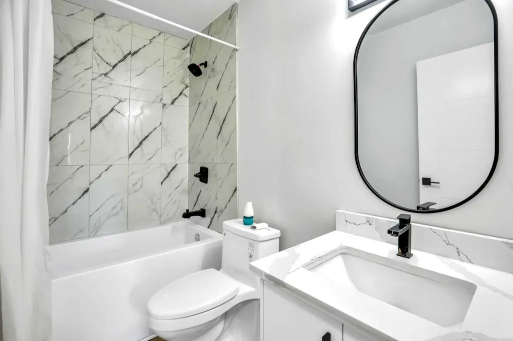 2608 42 Street SE Calgary AB T2B 1G7