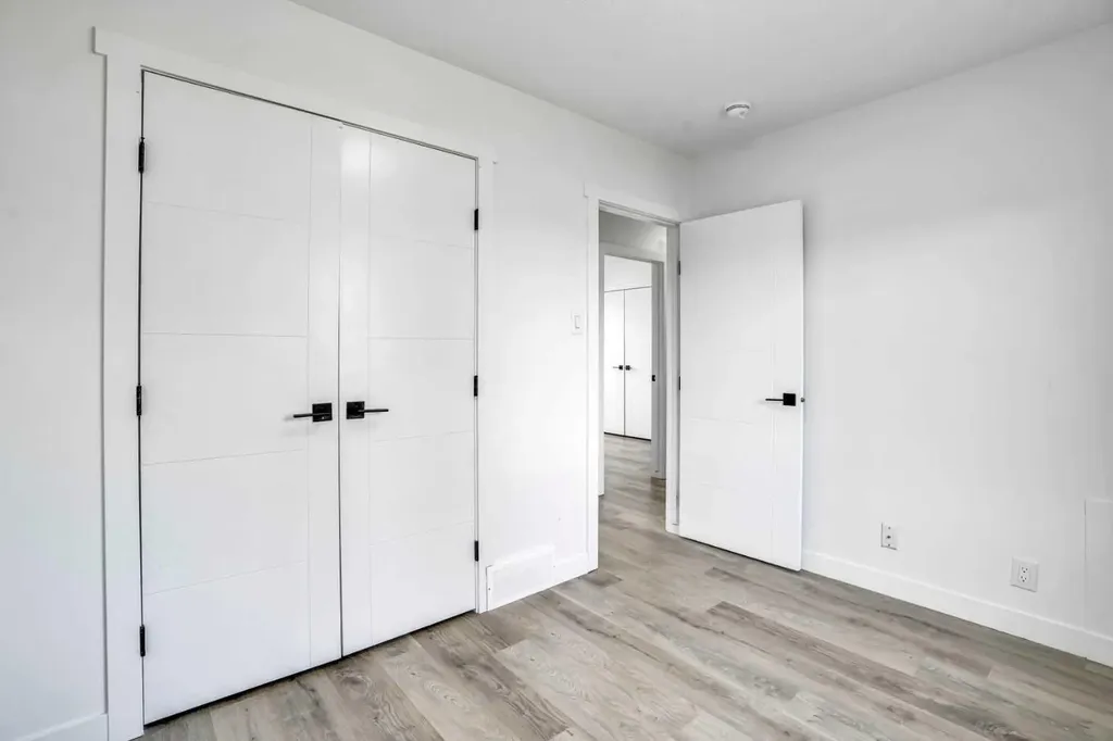 2608 42 Street SE Calgary AB T2B 1G7