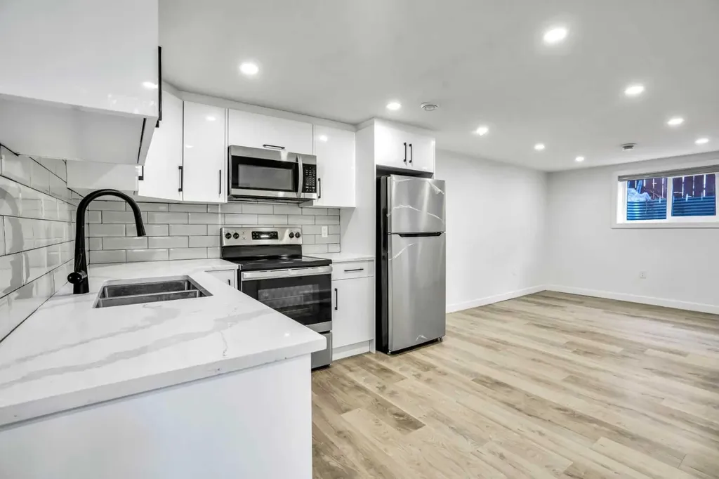 2608 42 Street SE Calgary AB T2B 1G7