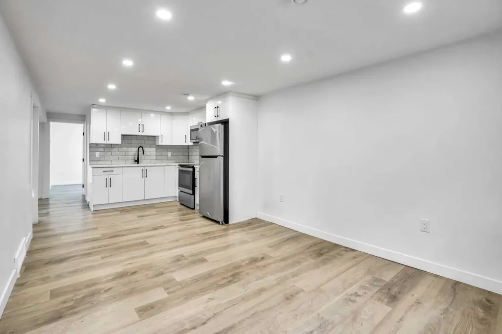 2608 42 Street SE Calgary AB T2B 1G7