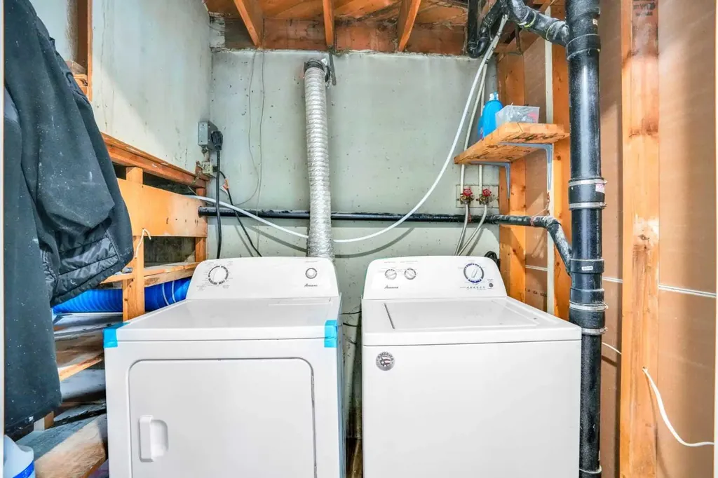 2608 42 Street SE Calgary AB T2B 1G7