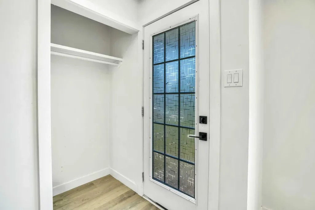 2608 42 Street SE Calgary AB T2B 1G7