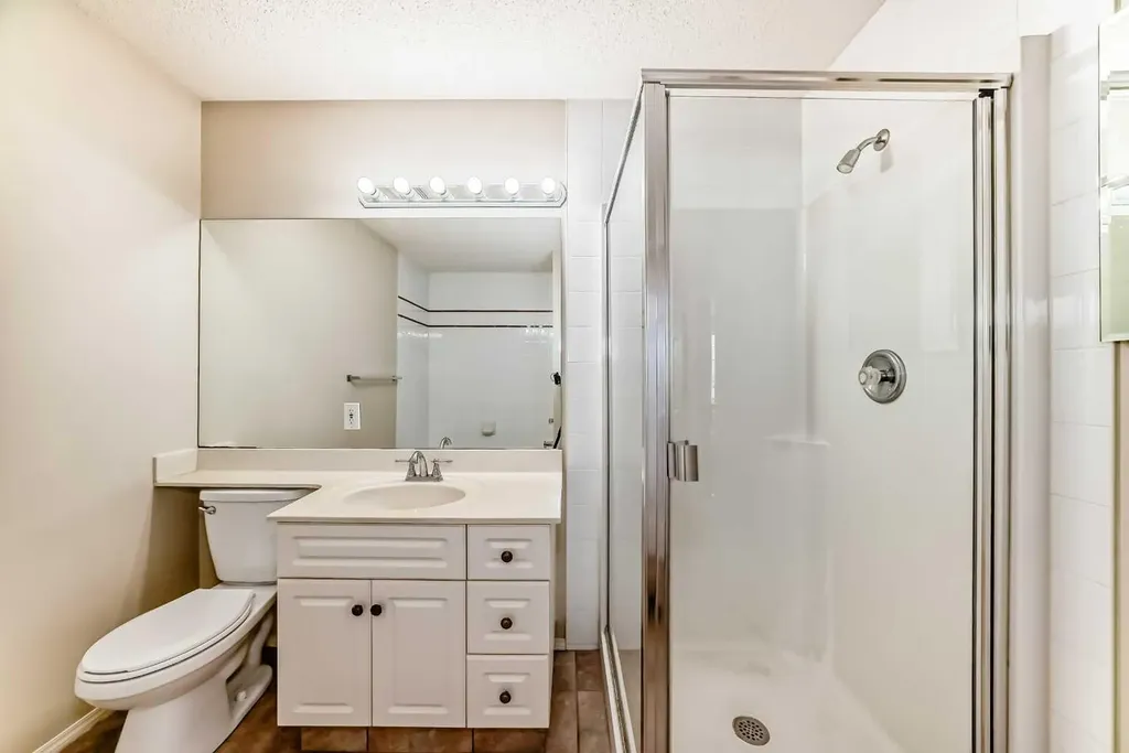 68 Scenic View Close NW Calgary AB T3L 1Z7